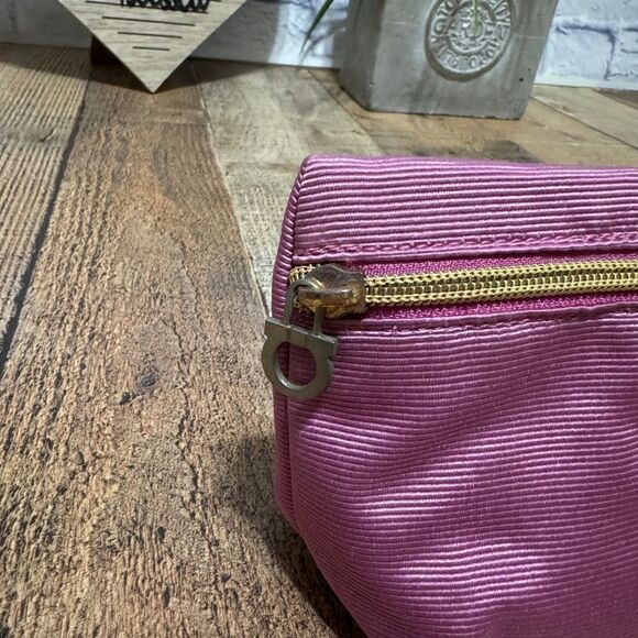 Salvatore Ferragamo cosmetic pouch - Picture 4 of 13
